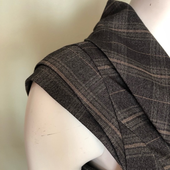 Tahari Gray Plaid Fit and Flare Cowl Neck Cap Sleeve Dress 6 - Picture 2 of 6